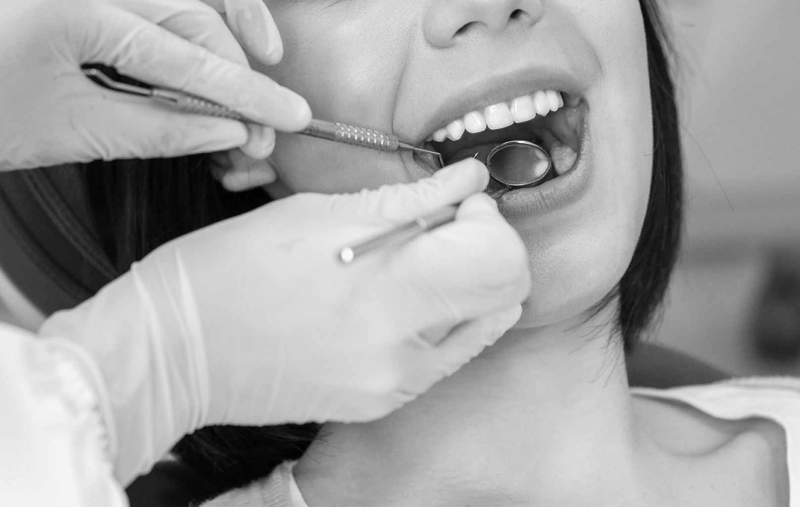 https://oradent.trimax.ro/wp-content/uploads/2025/07/ready_Cavity_Treatment_shutterstock_1958361400-Alb-Negru.jpg